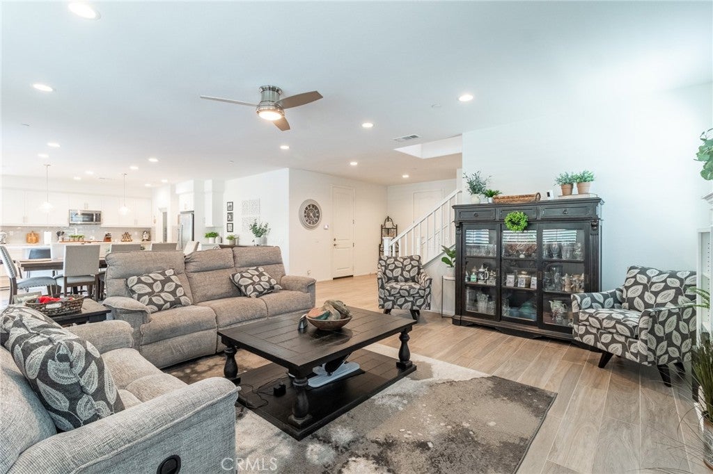 Redlands, California, 92374, United States, 5 Bedrooms Bedrooms, ,4 BathroomsBathrooms,Residential,For Sale,1974798