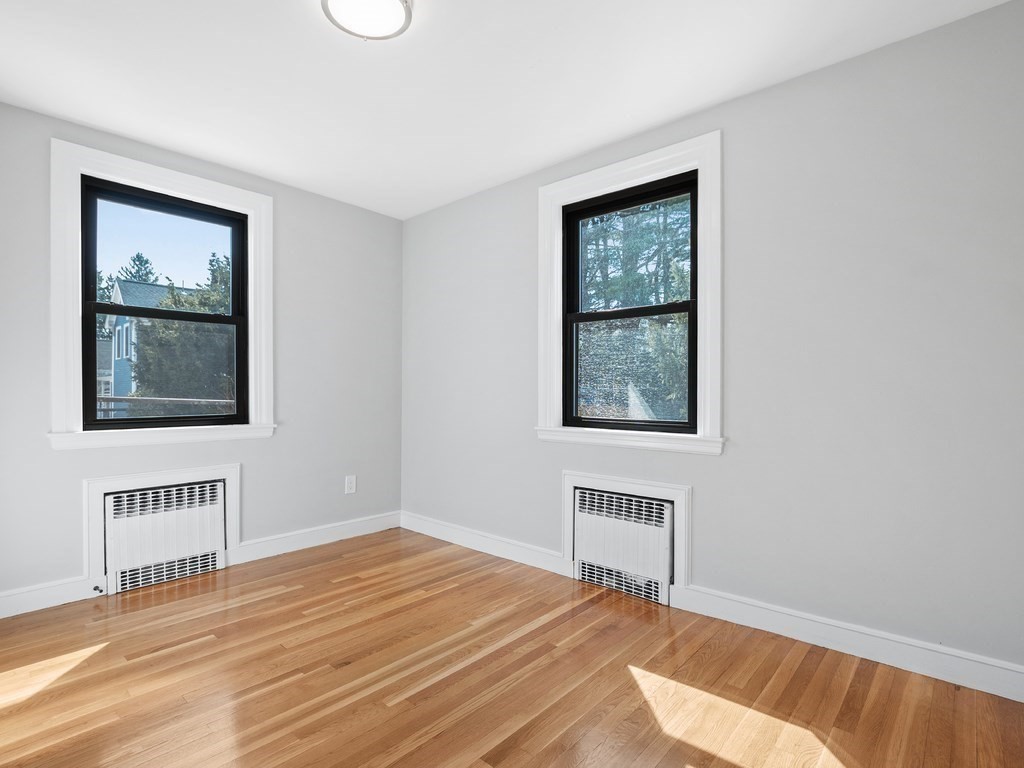 Waltham, Massachusetts, 02453, United States, 5 Bedrooms Bedrooms, ,3 BathroomsBathrooms,Residential,For Sale,1744769