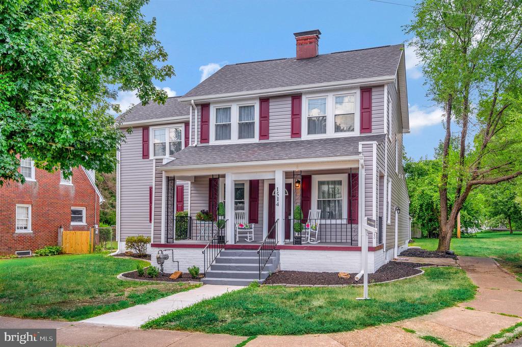 Fredericksburg, Virginia, 22401, United States, 4 Bedrooms Bedrooms, ,3 BathroomsBathrooms,Residential,For Sale,1916037