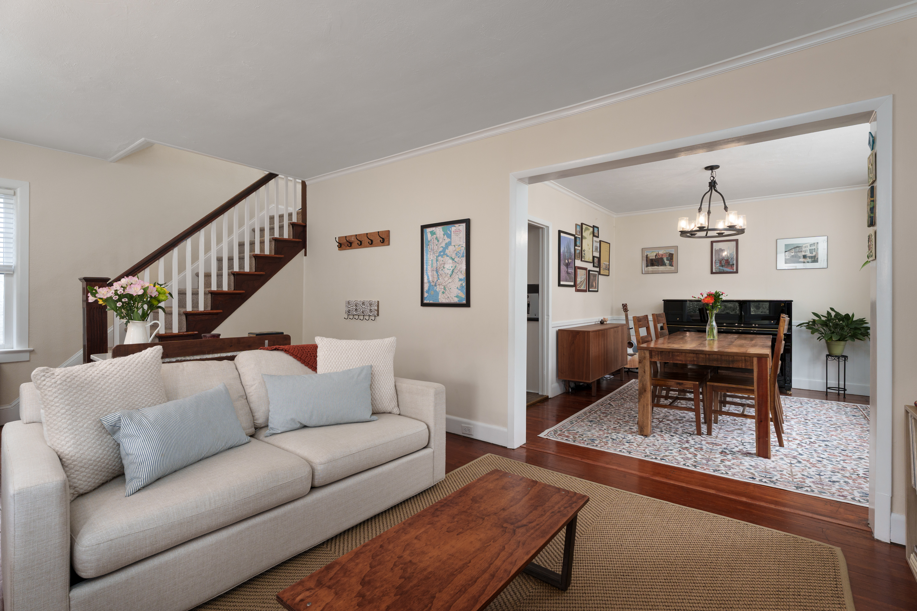  Classic Craftsman with Appealing Location - 物件實景