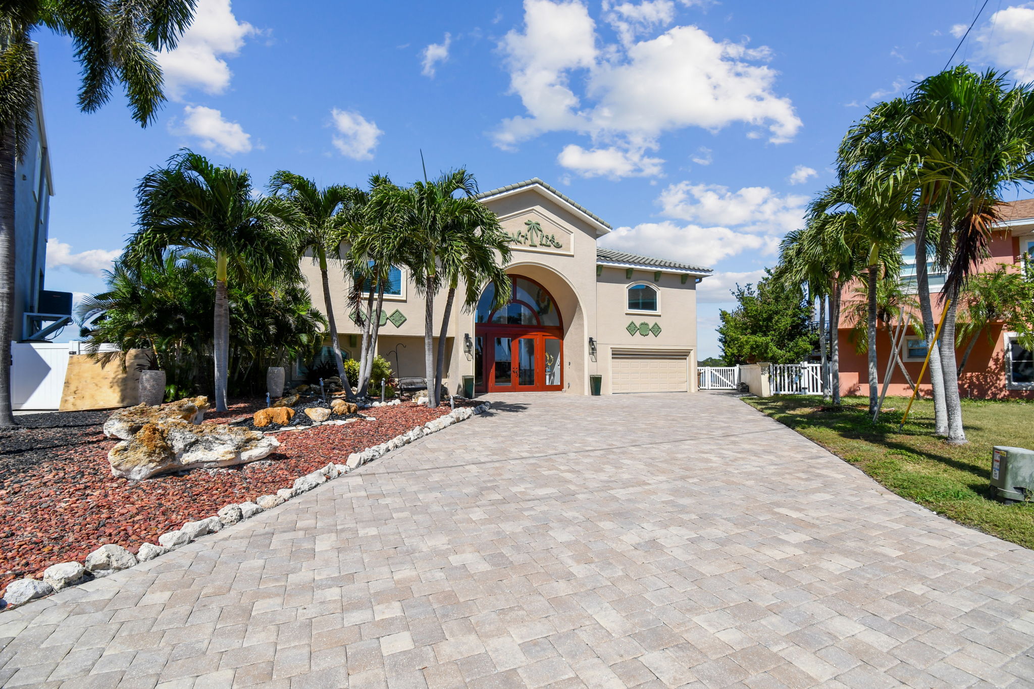 Madeira Beach, Florida, 33708, United States, 6 Bedrooms Bedrooms, ,6 BathroomsBathrooms,Residential,For Sale,1975666