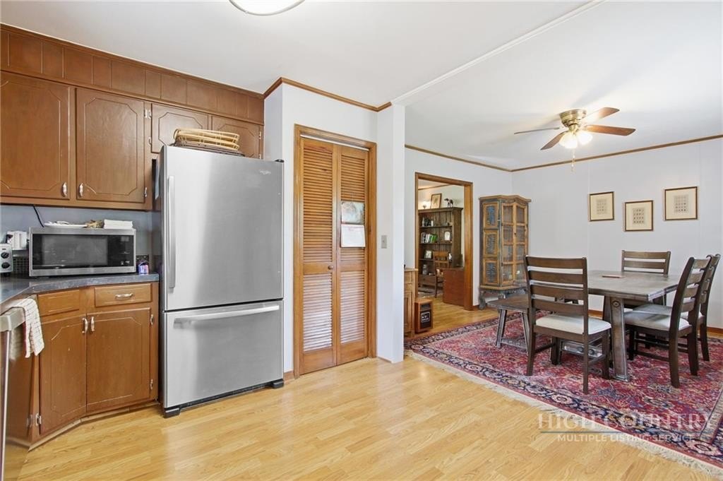 Spruce Pine, North Carolina, 28777, United States, 4 Bedrooms Bedrooms, ,2 BathroomsBathrooms,Residential,For Sale,2045160