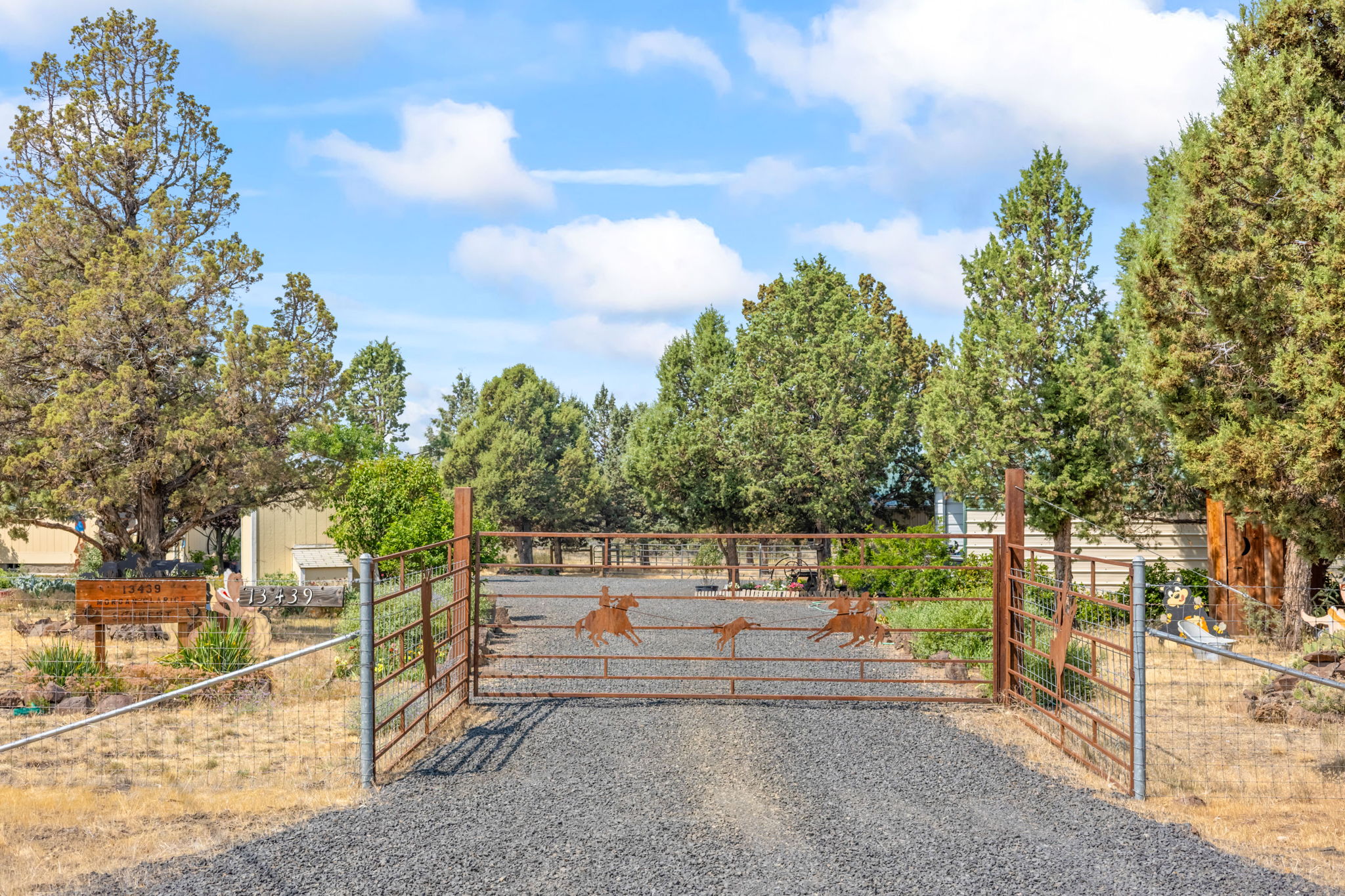 Prineville, Oregon, 97754, United States, 4 Bedrooms Bedrooms, ,2 BathroomsBathrooms,Residential,For Sale,1919985