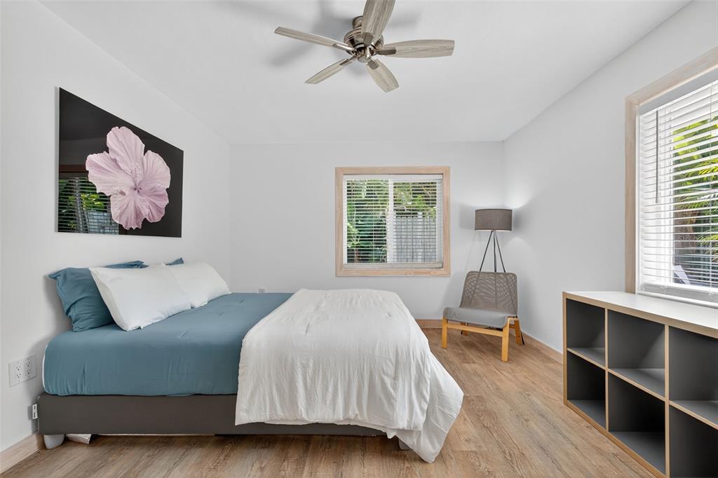 Sarasota, Florida, 34239, United States, 3 Bedrooms Bedrooms, ,2 BathroomsBathrooms,Residential,For Sale,1991192