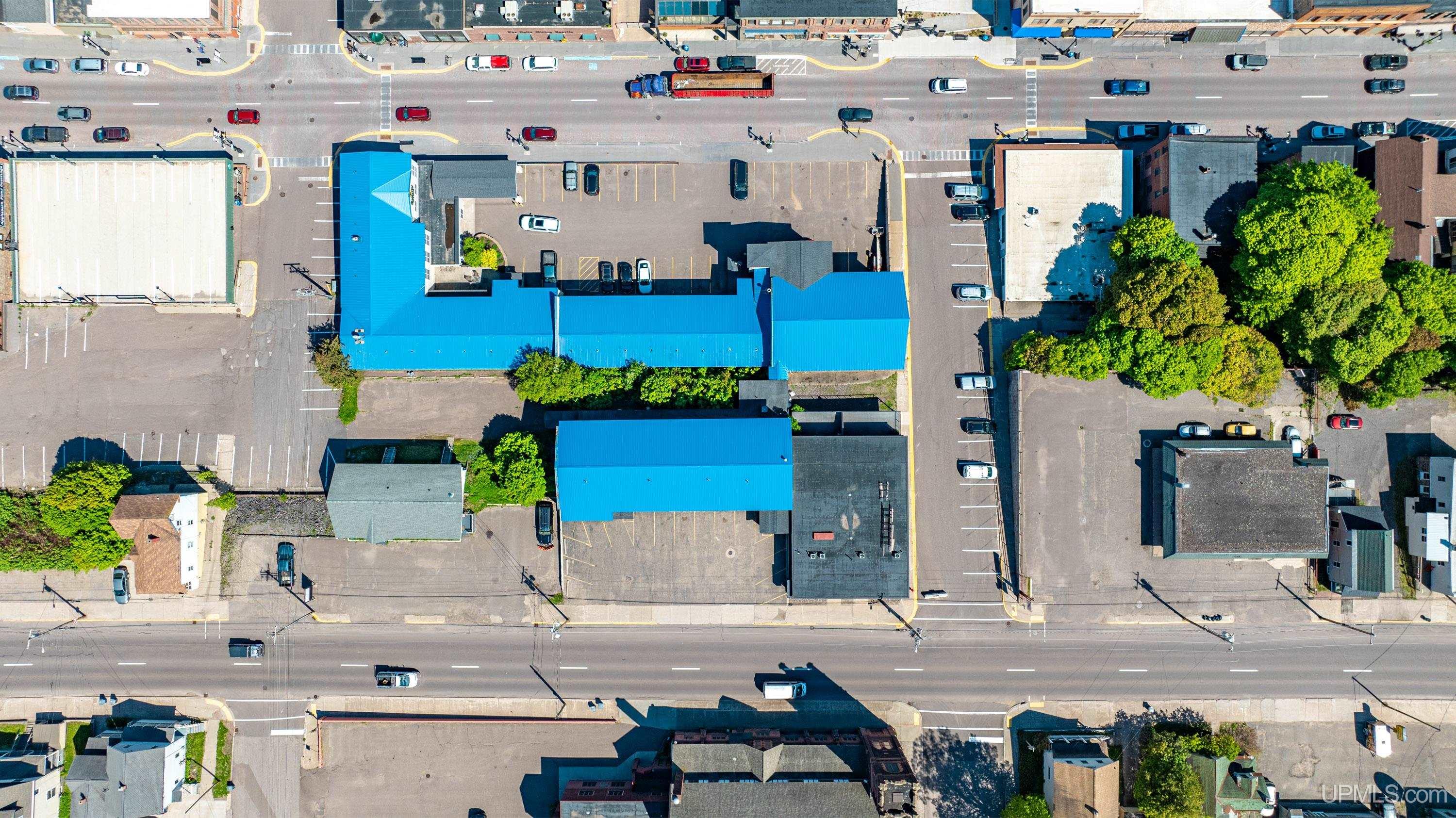 Houghton, Michigan, 49931, United States, 5 Bedrooms Bedrooms, ,2 BathroomsBathrooms,Residential,For Sale,1977730