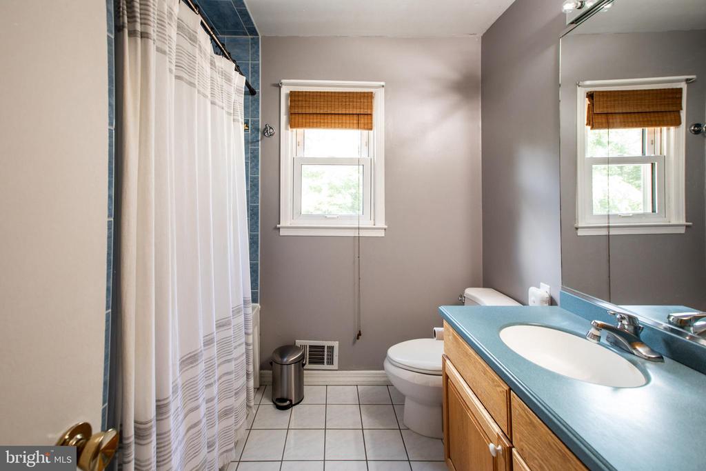Hightstown, New Jersey, 08520, United States, 5 Bedrooms Bedrooms, ,4 BathroomsBathrooms,Residential,For Sale,1928581