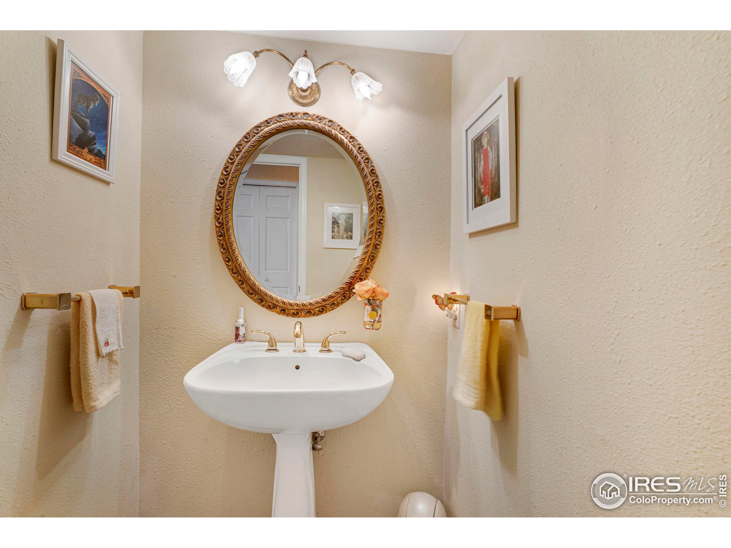 Boulder, Colorado, 80301, United States, 2 Bedrooms Bedrooms, ,2 BathroomsBathrooms,Residential,For Sale,1942273