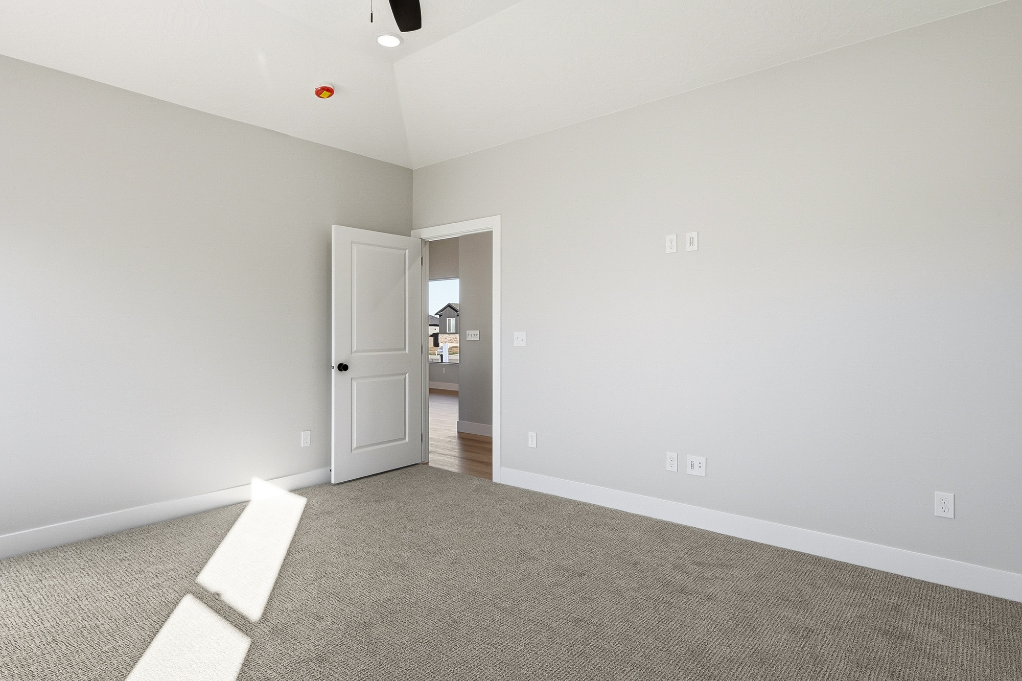 Cedar City, Utah, 84720, United States, 6 Bedrooms Bedrooms, ,4 BathroomsBathrooms,Residential,For Sale,1978281