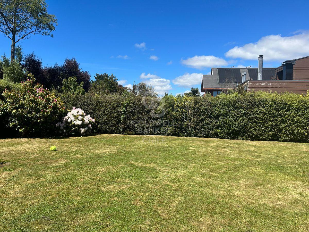 Puerto Varas, Chile, 5 Bedrooms Bedrooms, ,4 BathroomsBathrooms,Residential,For Sale,1908345