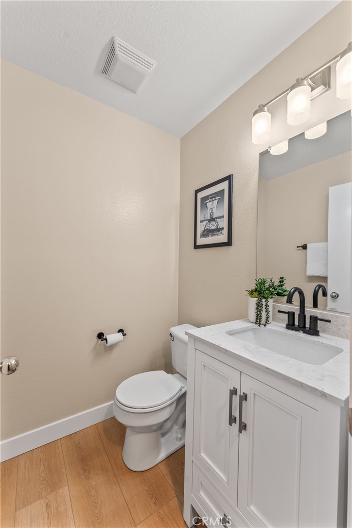 Aliso Viejo, California, 92656, United States, 2 Bedrooms Bedrooms, ,3 BathroomsBathrooms,Residential,For Sale,1989024