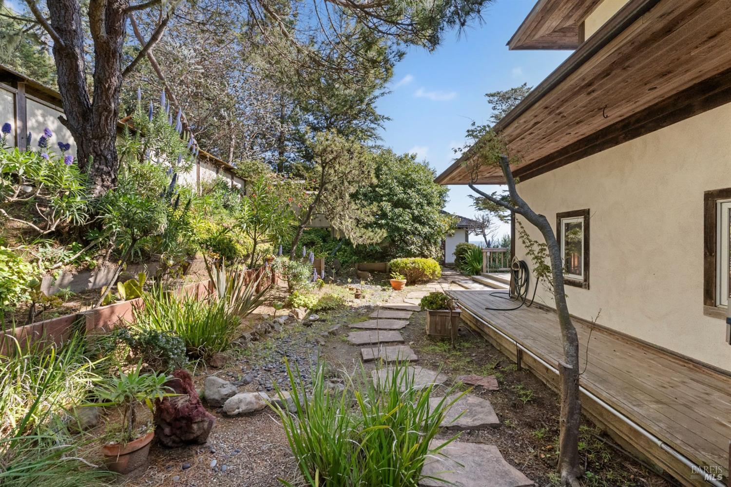 Bolinas, California, 94924, United States, 2 Bedrooms Bedrooms, ,3 BathroomsBathrooms,Residential,For Sale,1906337