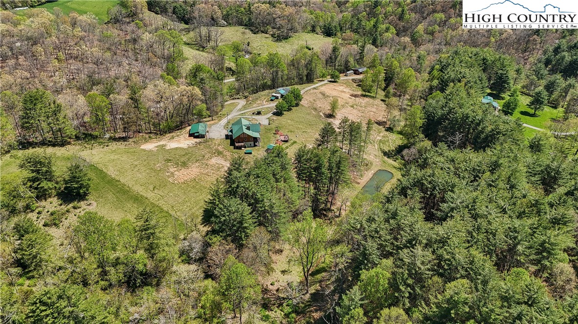 Grassy Creek, North Carolina, 28631, United States, 3 Bedrooms Bedrooms, ,4 BathroomsBathrooms,Residential,For Sale,1794520