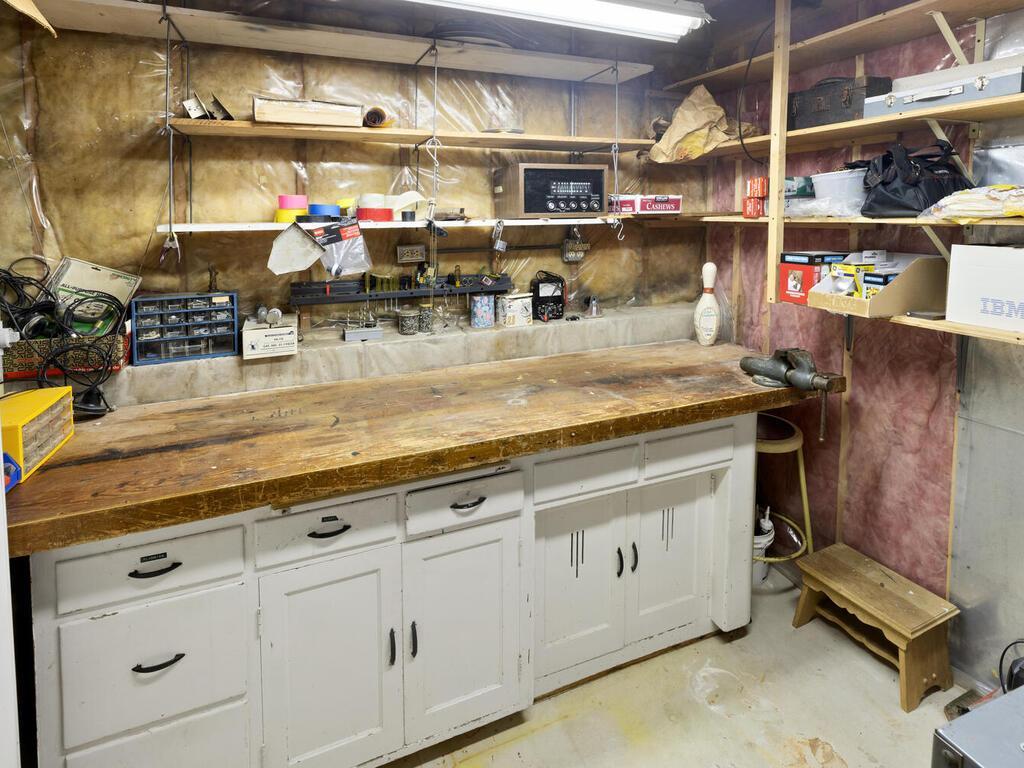 Maple Grove, Minnesota, 55369, United States, 5 Bedrooms Bedrooms, ,1 BathroomBathrooms,Residential,For Sale,1941602