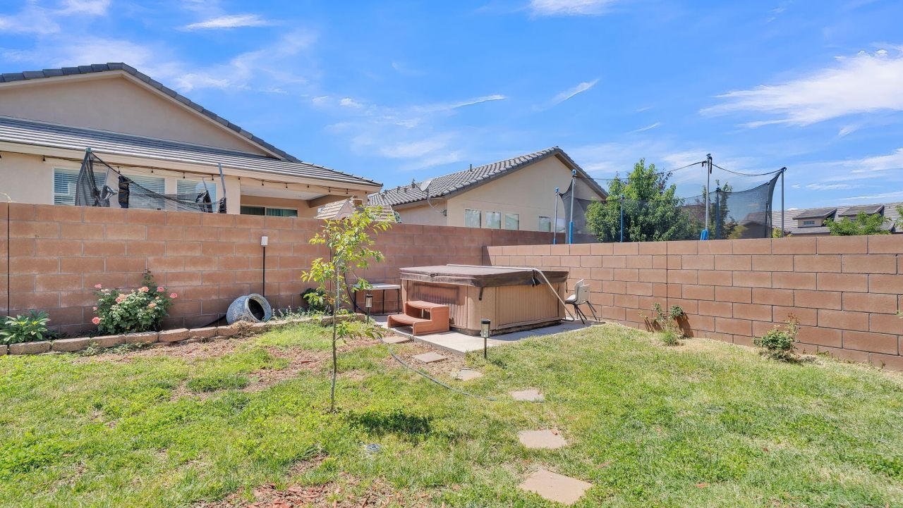 Albuquerque, New Mexico, 87106, United States, 5 Bedrooms Bedrooms, ,4 BathroomsBathrooms,Residential,For Sale,1907467