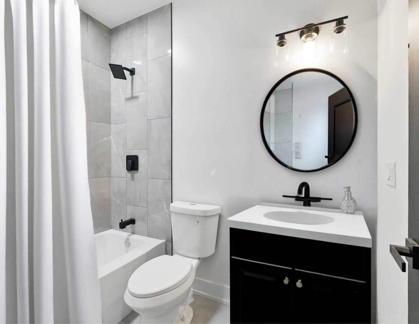 Chicago, Illinois, 60637, United States, 9 Bedrooms Bedrooms, ,Residential,For Sale,1860039