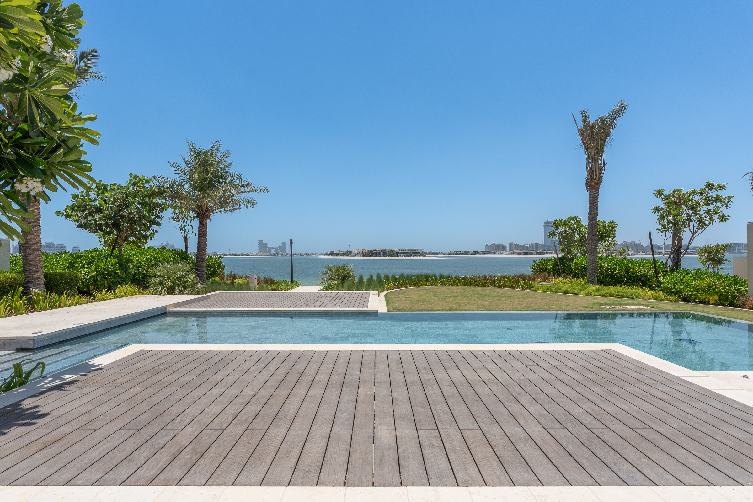  Stunning Villa in Prime Beachfront Location - 物件實景