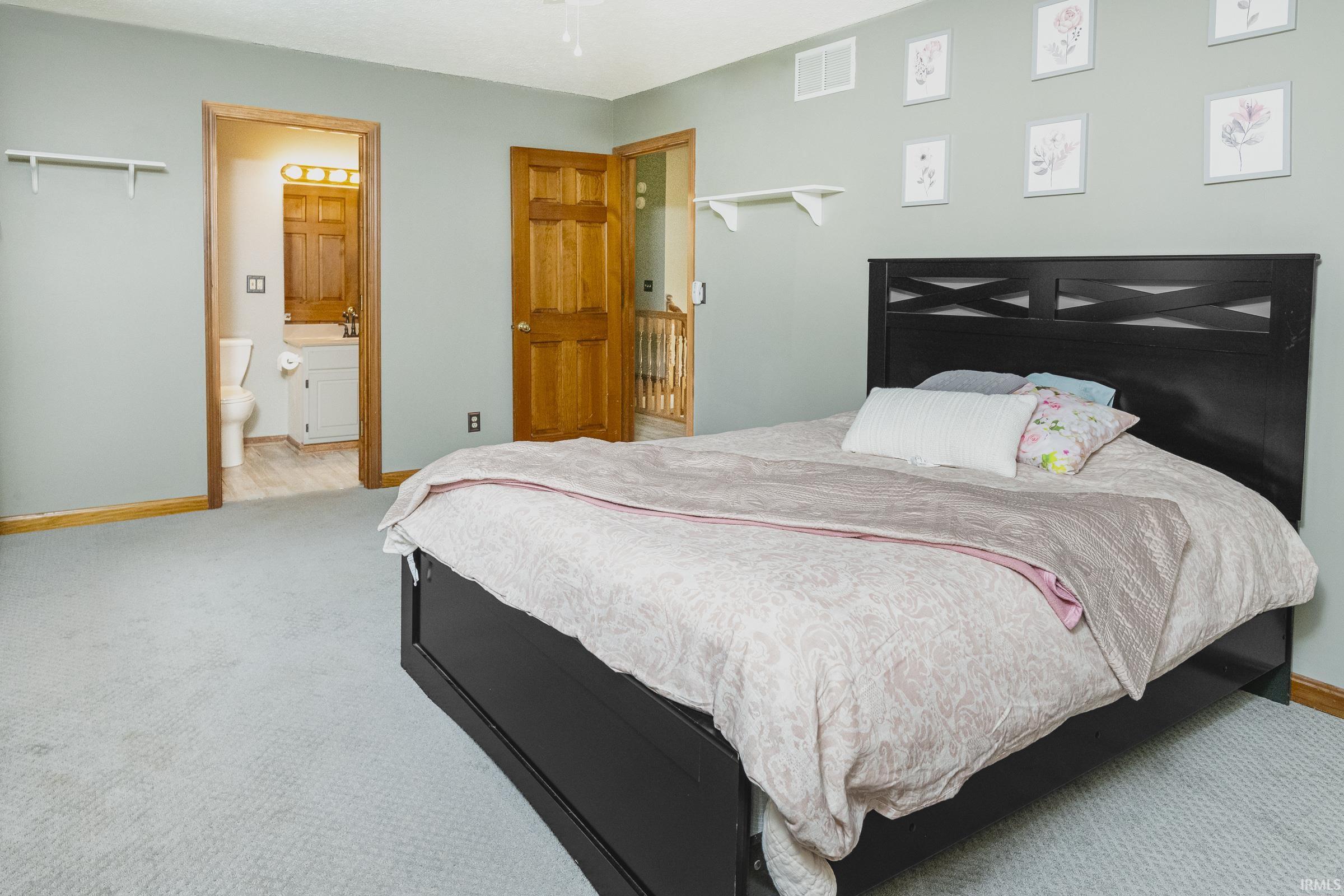 Bloomington, Indiana, 47404, United States, 4 Bedrooms Bedrooms, ,6 BathroomsBathrooms,Residential,For Sale,2005085