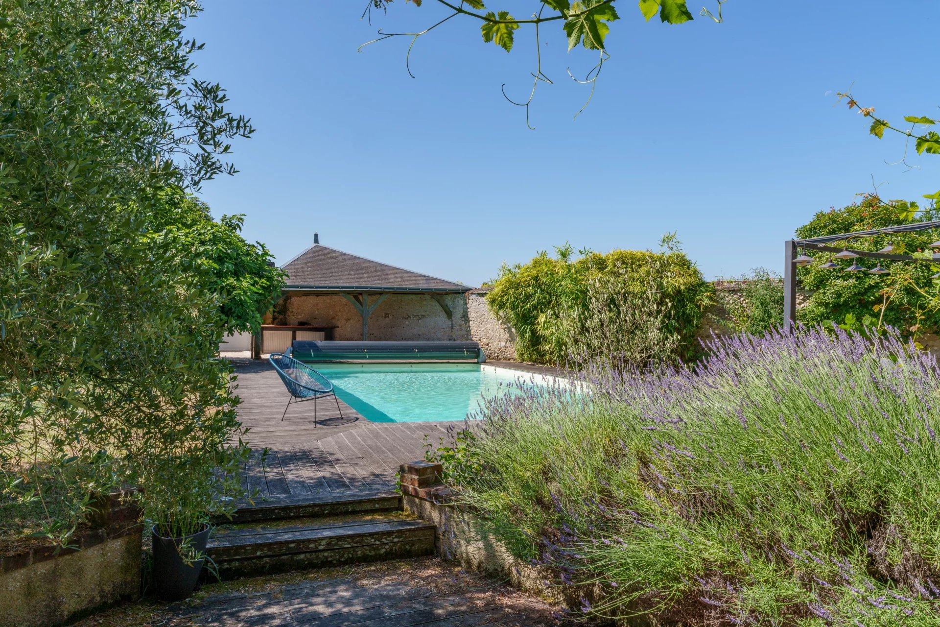 Vernou-sur-Brenne, Centre-Val de Loire, 37210, FR, 5 Bedrooms Bedrooms, ,5 BathroomsBathrooms,Residential,For Sale,1867684