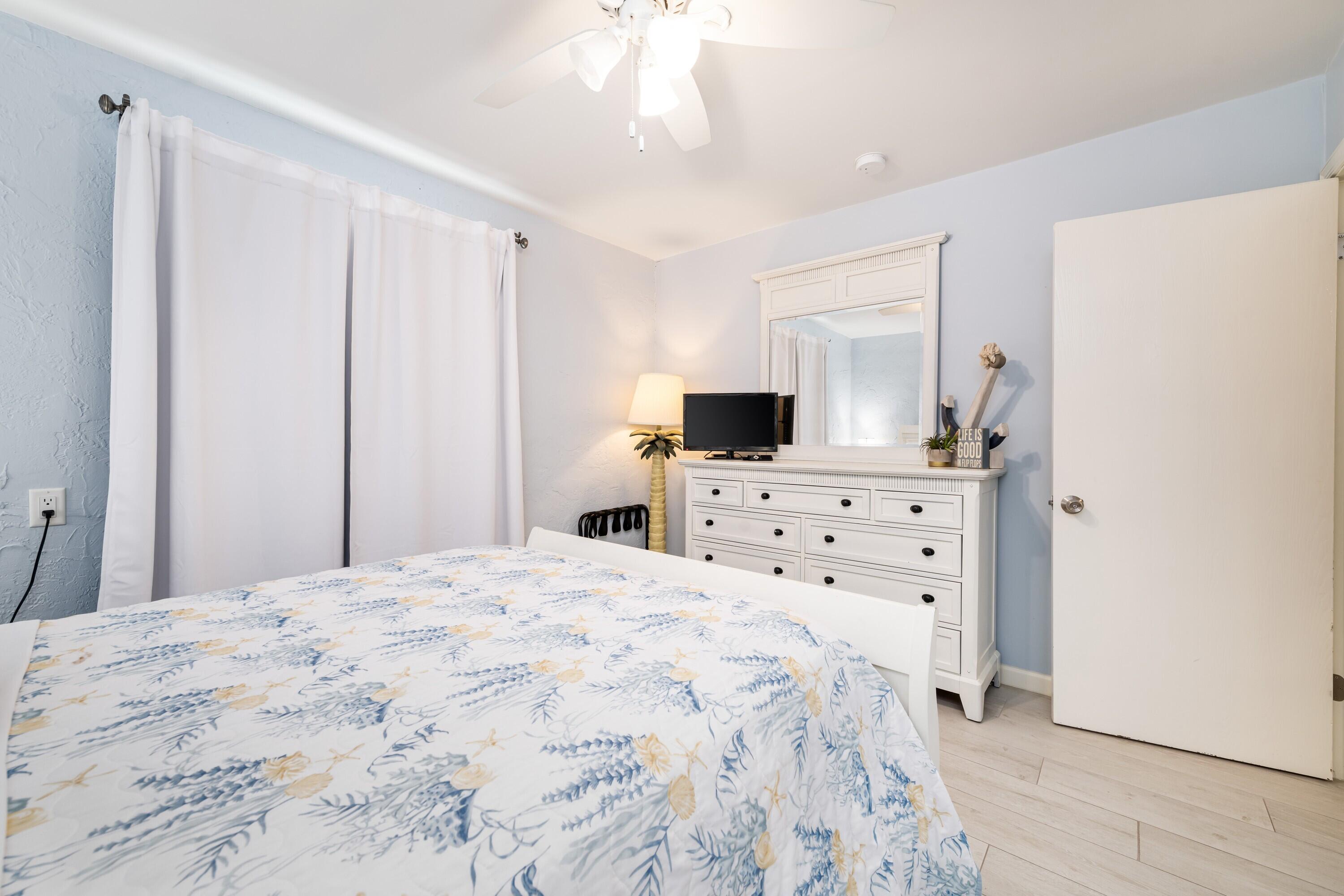 MARATHON, Florida, 33050, United States, 2 Bedrooms Bedrooms, ,2 BathroomsBathrooms,Residential,For Sale,1827608