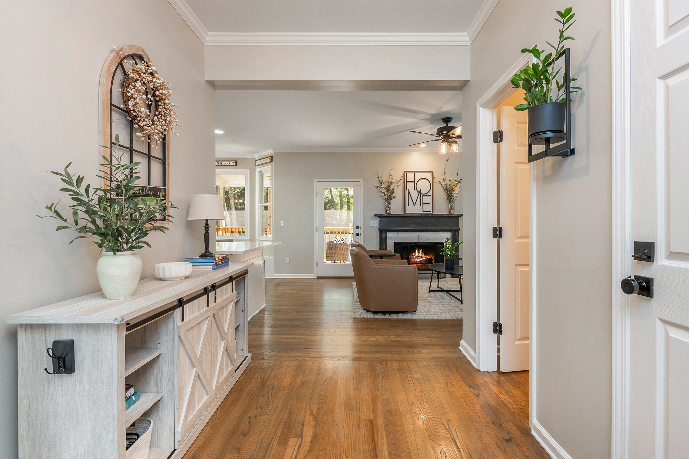  Timeless Charm Meets Effortless Everyday Living in the Heart of Alpharetta - 物件實景