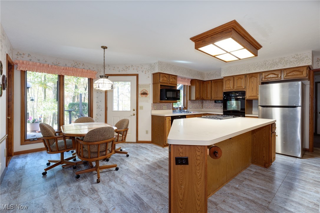 Aurora, Ohio, 44202, United States, 4 Bedrooms Bedrooms, ,3 BathroomsBathrooms,Residential,For Sale,1988003