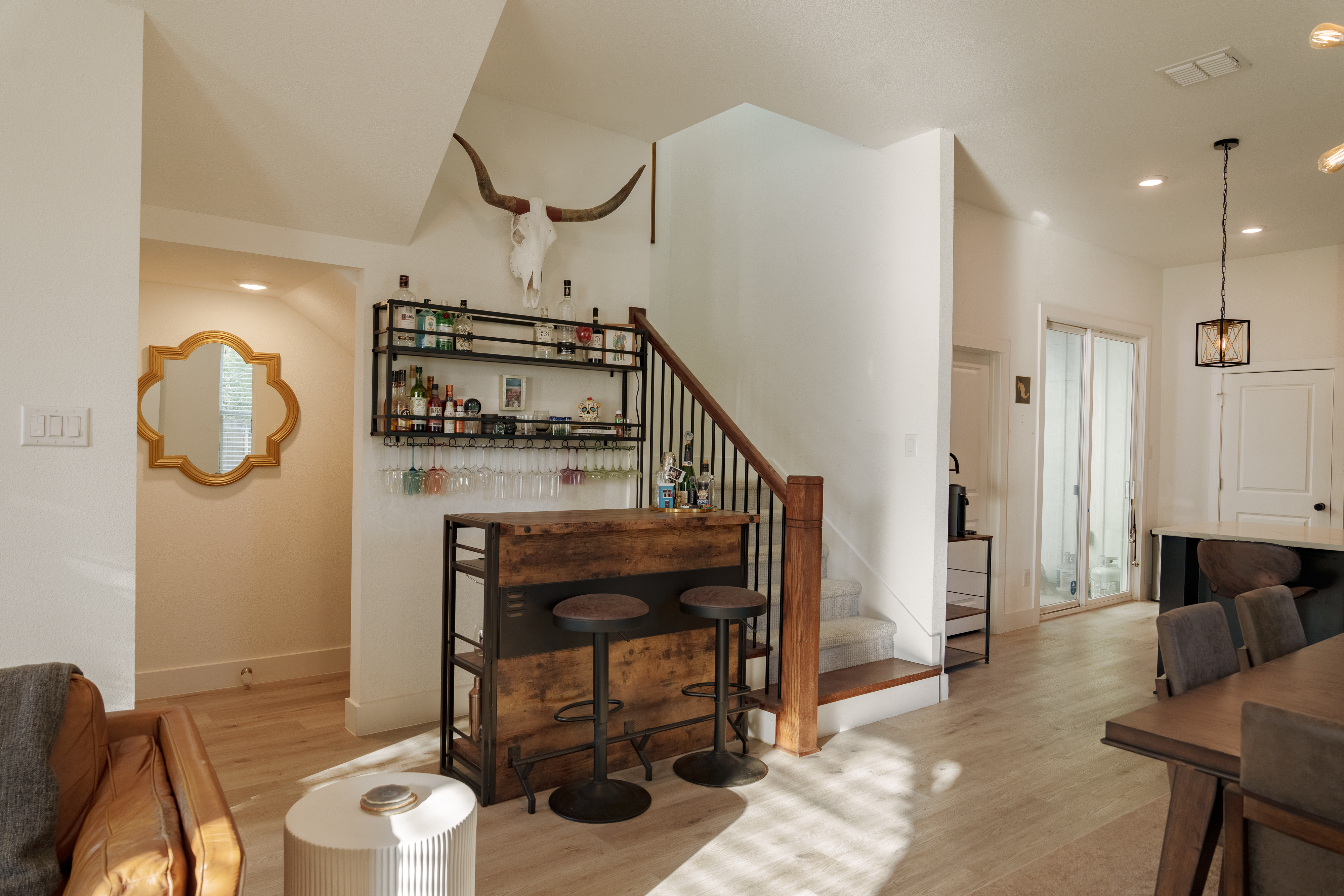  A 2021 modern on a fully gated corner lot near Trinity Groves - 物件實景