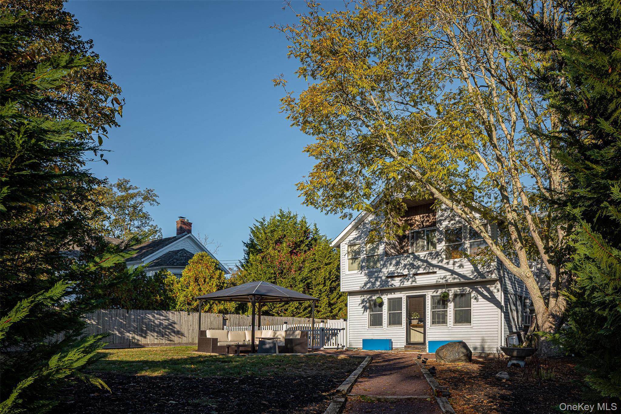 East Moriches, New York, 11940, United States, 6 Bedrooms Bedrooms, ,4 BathroomsBathrooms,Residential,For Sale,1994903