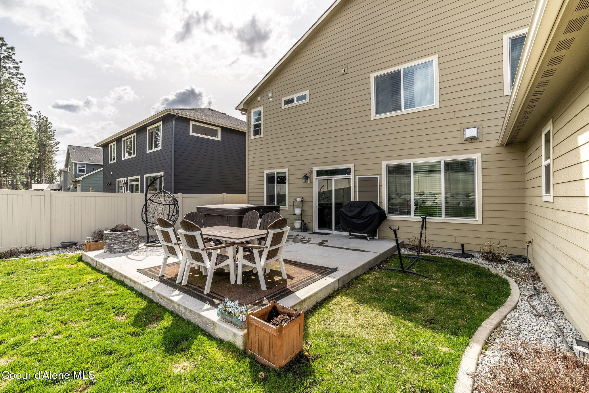 Coeur D'alene, Idaho, 83815, United States, 5 Bedrooms Bedrooms, ,4 BathroomsBathrooms,Residential,For Sale,1754735