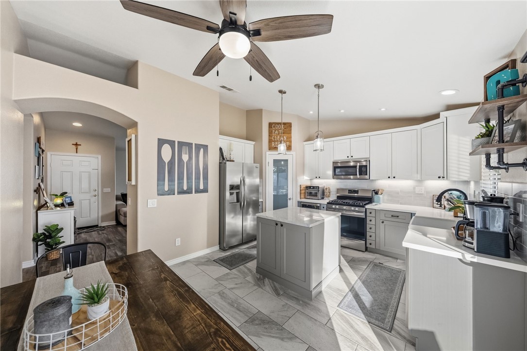 Winchester, California, 92596, United States, 3 Bedrooms Bedrooms, ,2 BathroomsBathrooms,Residential,For Sale,2010762