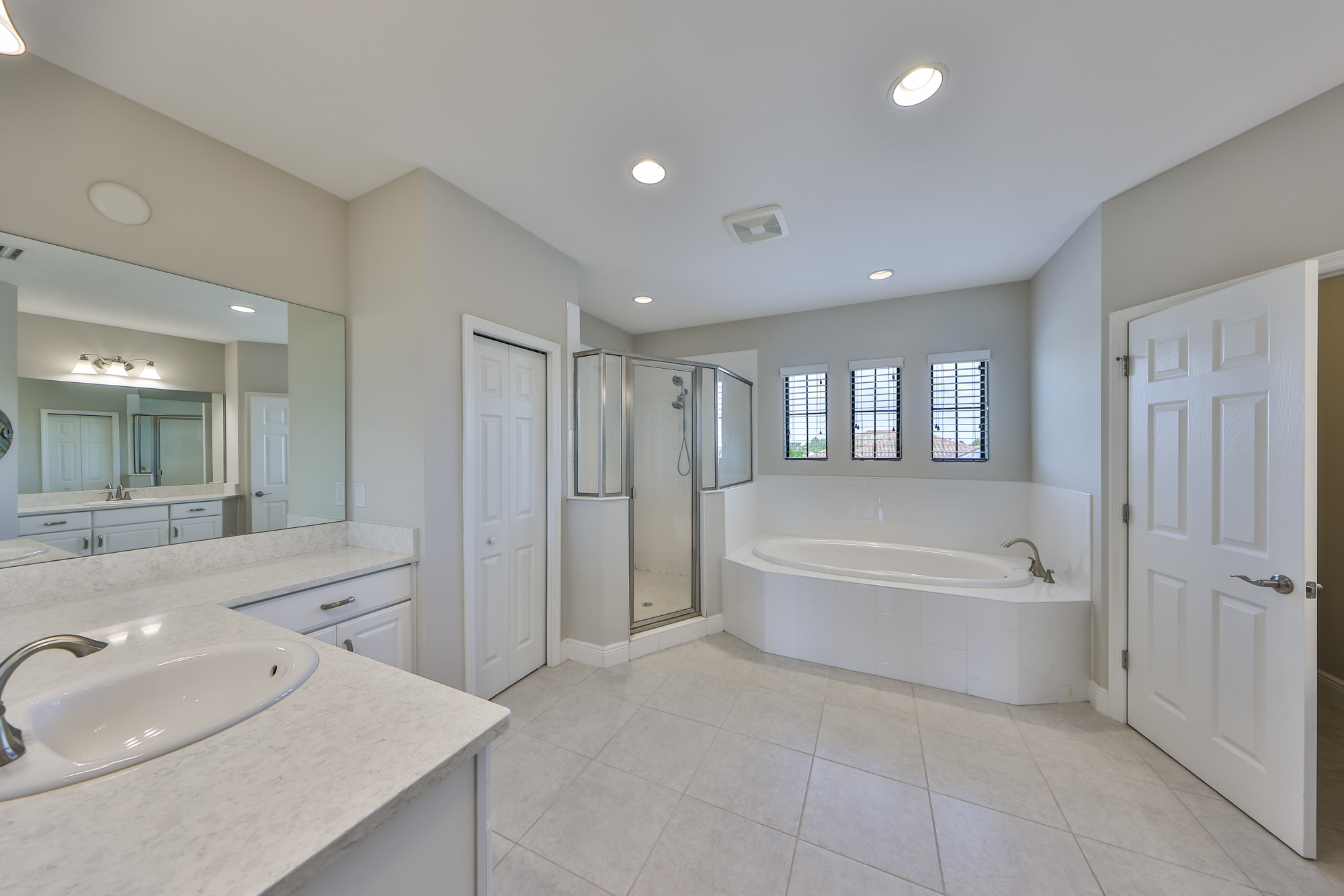 Riverview, Florida, 33579, United States, 5 Bedrooms Bedrooms, ,5 BathroomsBathrooms,Residential,For Sale,1944782