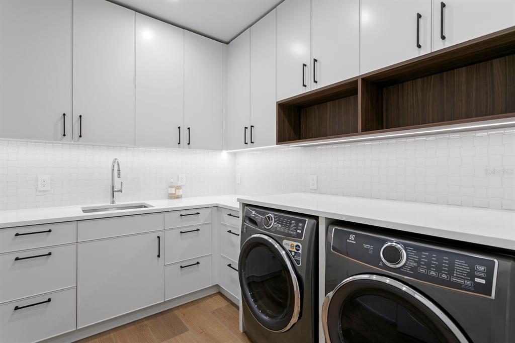 Indian Rocks Beach, Florida, 33785, United States, 8 Bedrooms Bedrooms, ,11 BathroomsBathrooms,Residential,For Sale,1997282