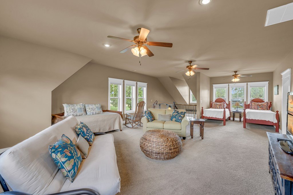 Hayesville, North Carolina, 28904, United States, 2 Bedrooms Bedrooms, ,3 BathroomsBathrooms,Residential,For Sale,1810618