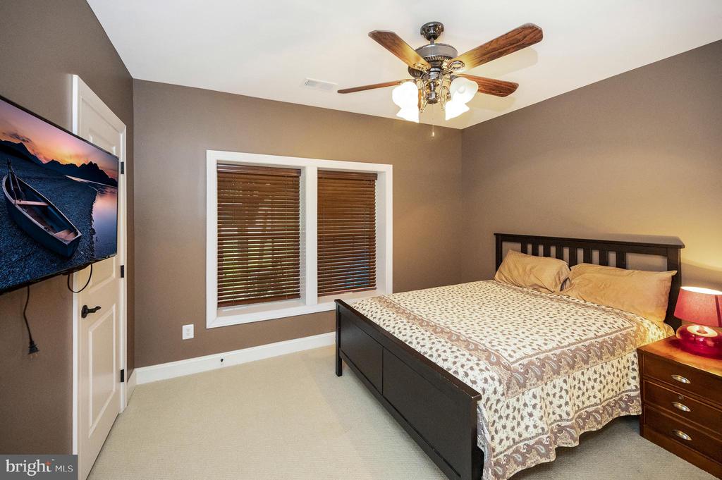 Woodbridge, Virginia, 22193, United States, 6 Bedrooms Bedrooms, ,6 BathroomsBathrooms,Residential,For Sale,1919107