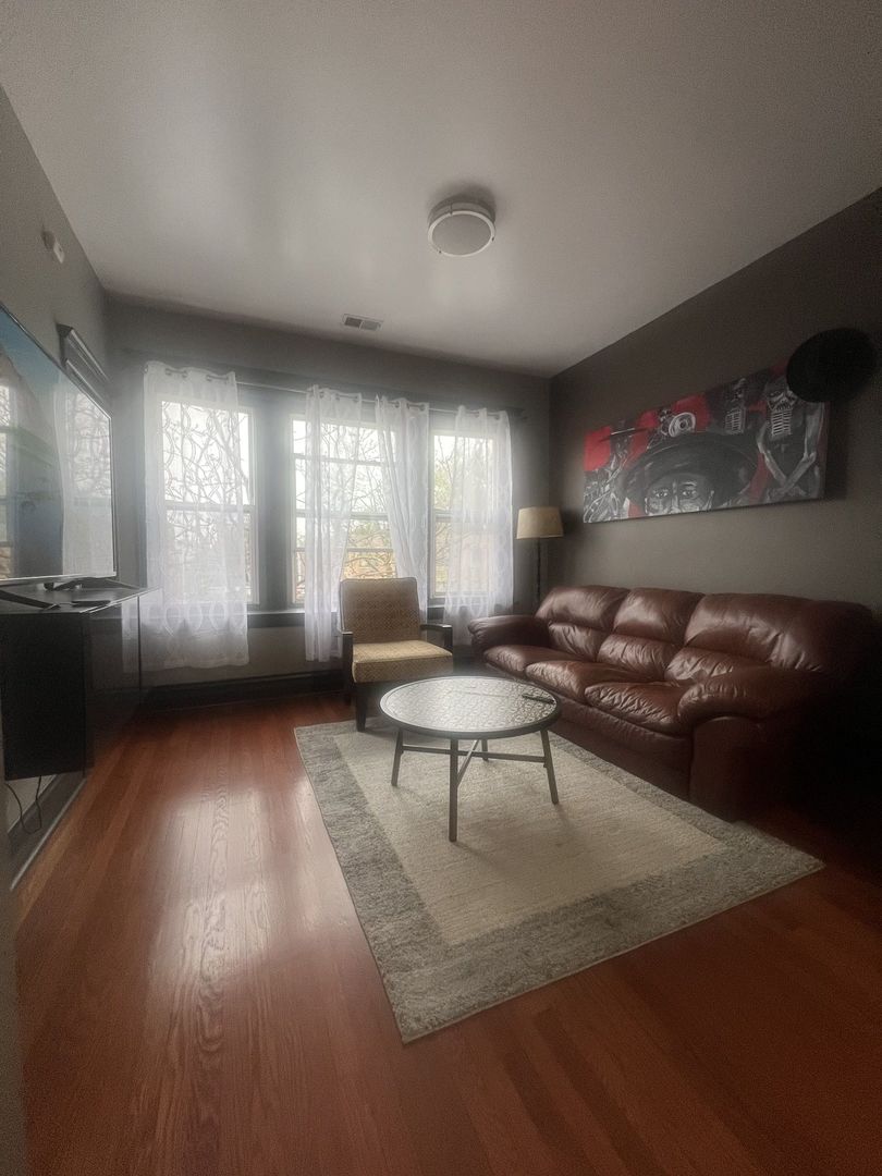 Chicago, Illinois, 60651, United States, 8 Bedrooms Bedrooms, ,Residential,For Sale,1842045