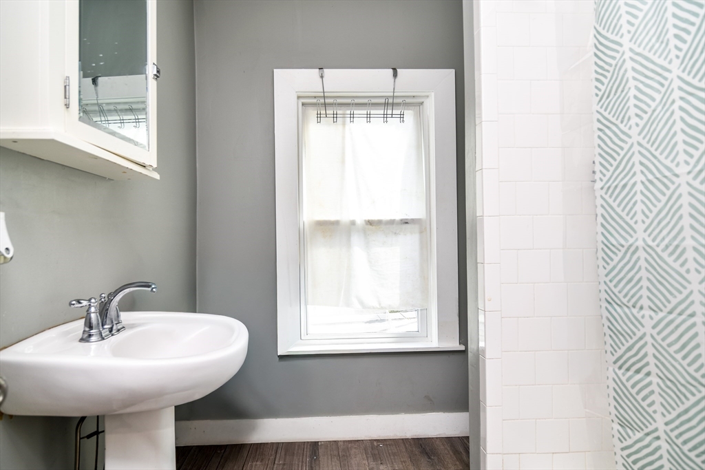 Wayland, Massachusetts, 01778, United States, 5 Bedrooms Bedrooms, ,2 BathroomsBathrooms,Residential,For Sale,1996074