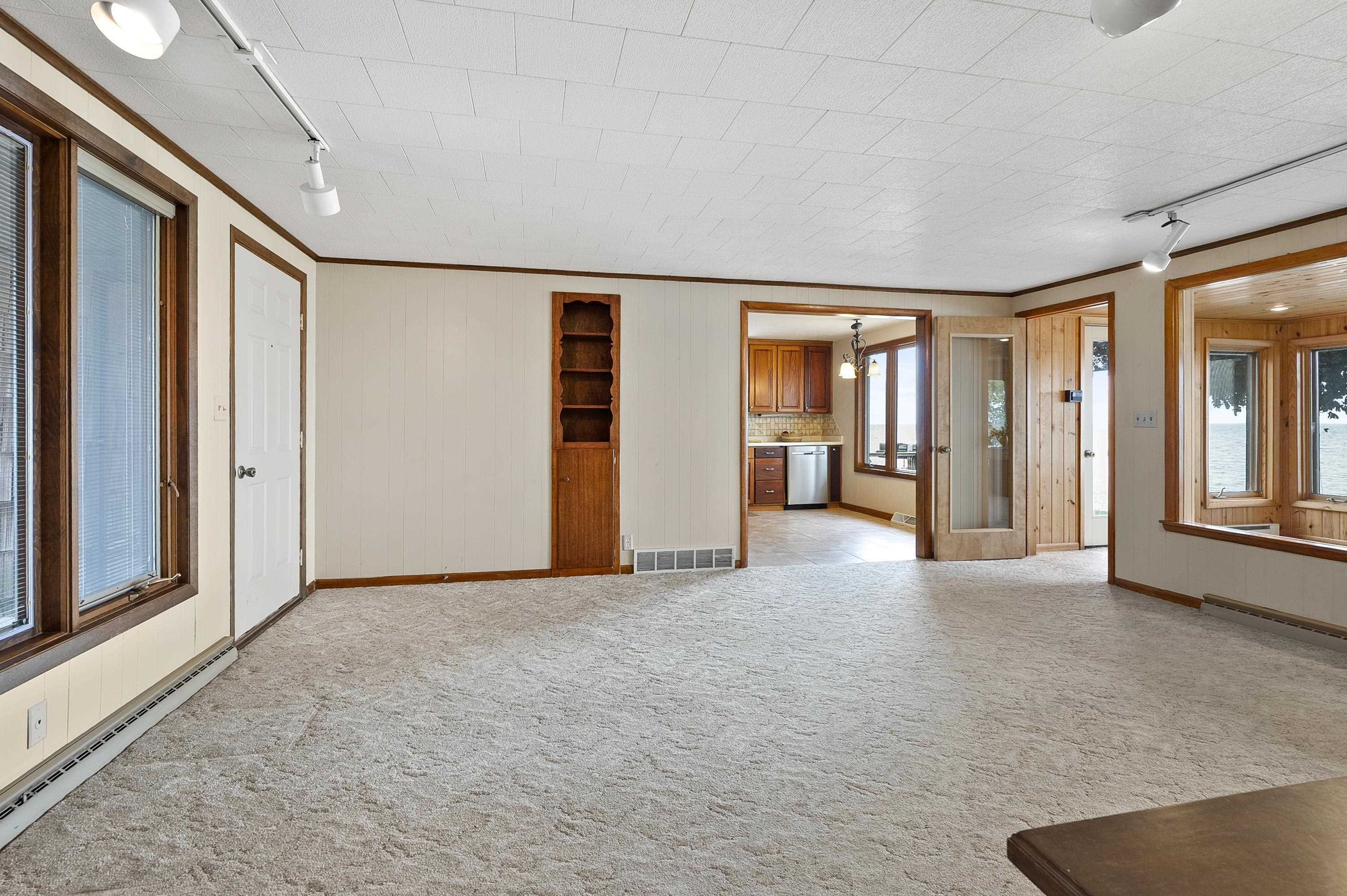 LUXEMBURG, Wisconsin, 54217, United States, 2 Bedrooms Bedrooms, ,2 BathroomsBathrooms,Residential,For Sale,1948944