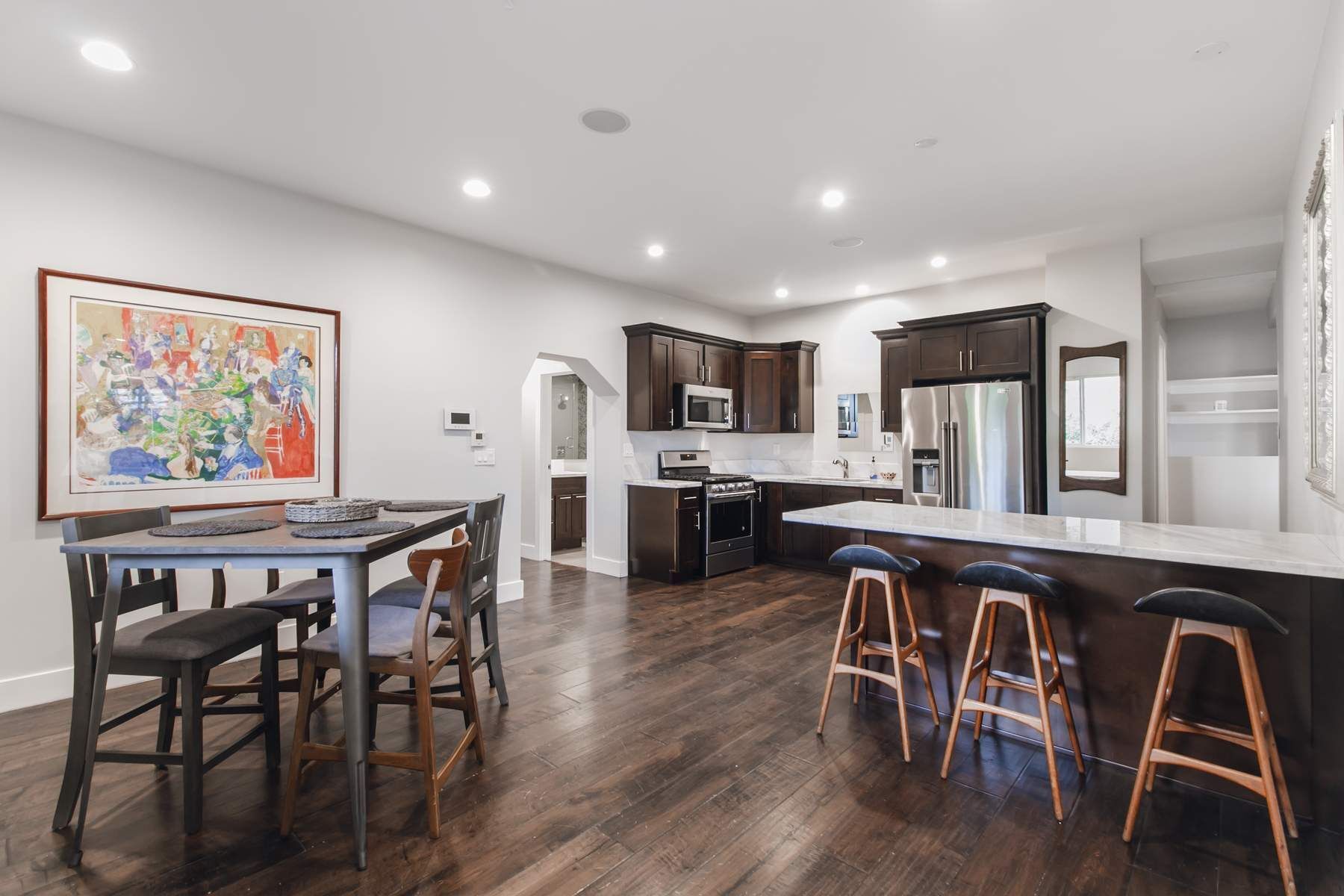  3200 Wrightwood Dr - 物件實景