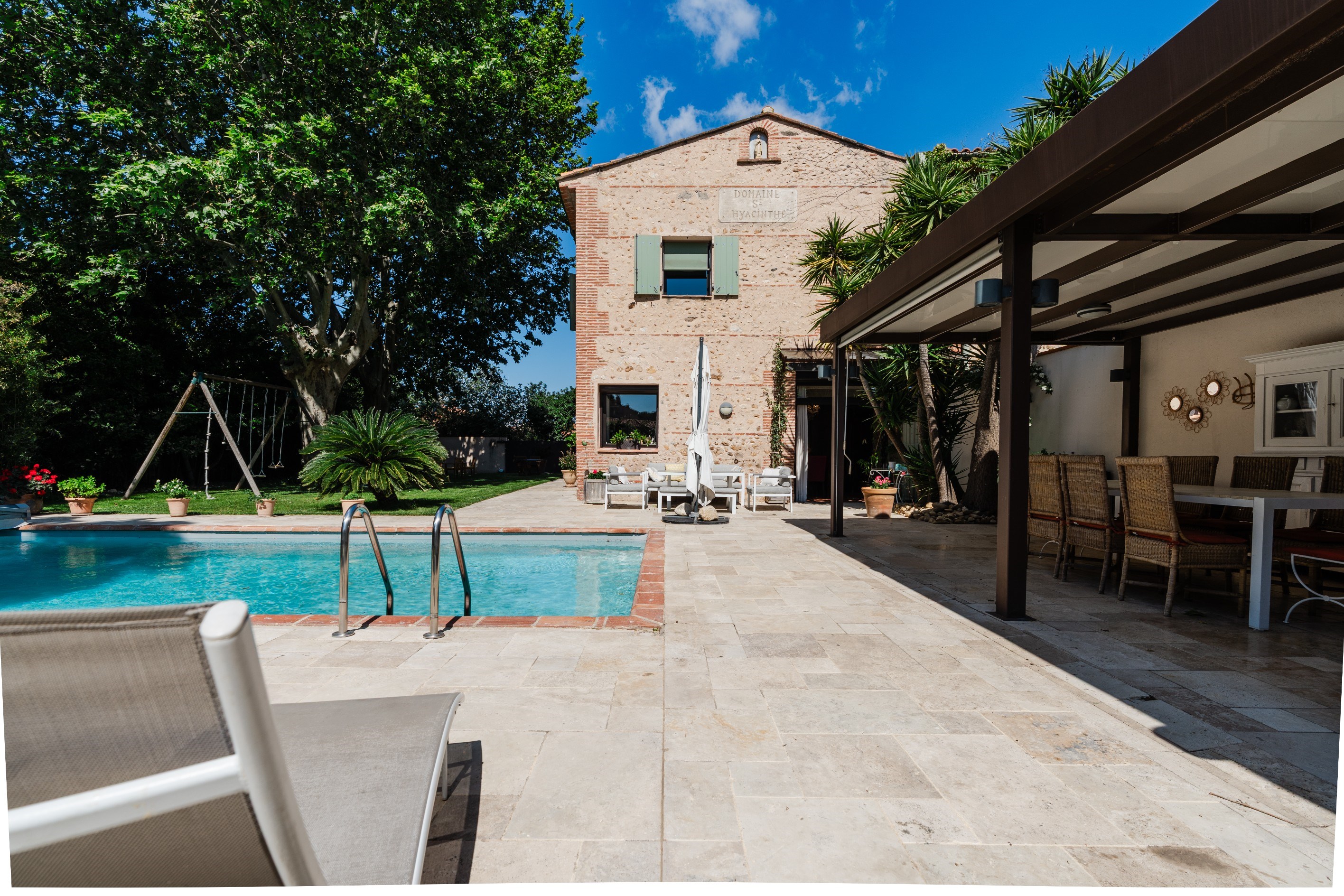  RARE AND AUTHENTIC — AN EXCEPTIONAL VILLAGE FARMHOUSE WITH POOL - 物件實景