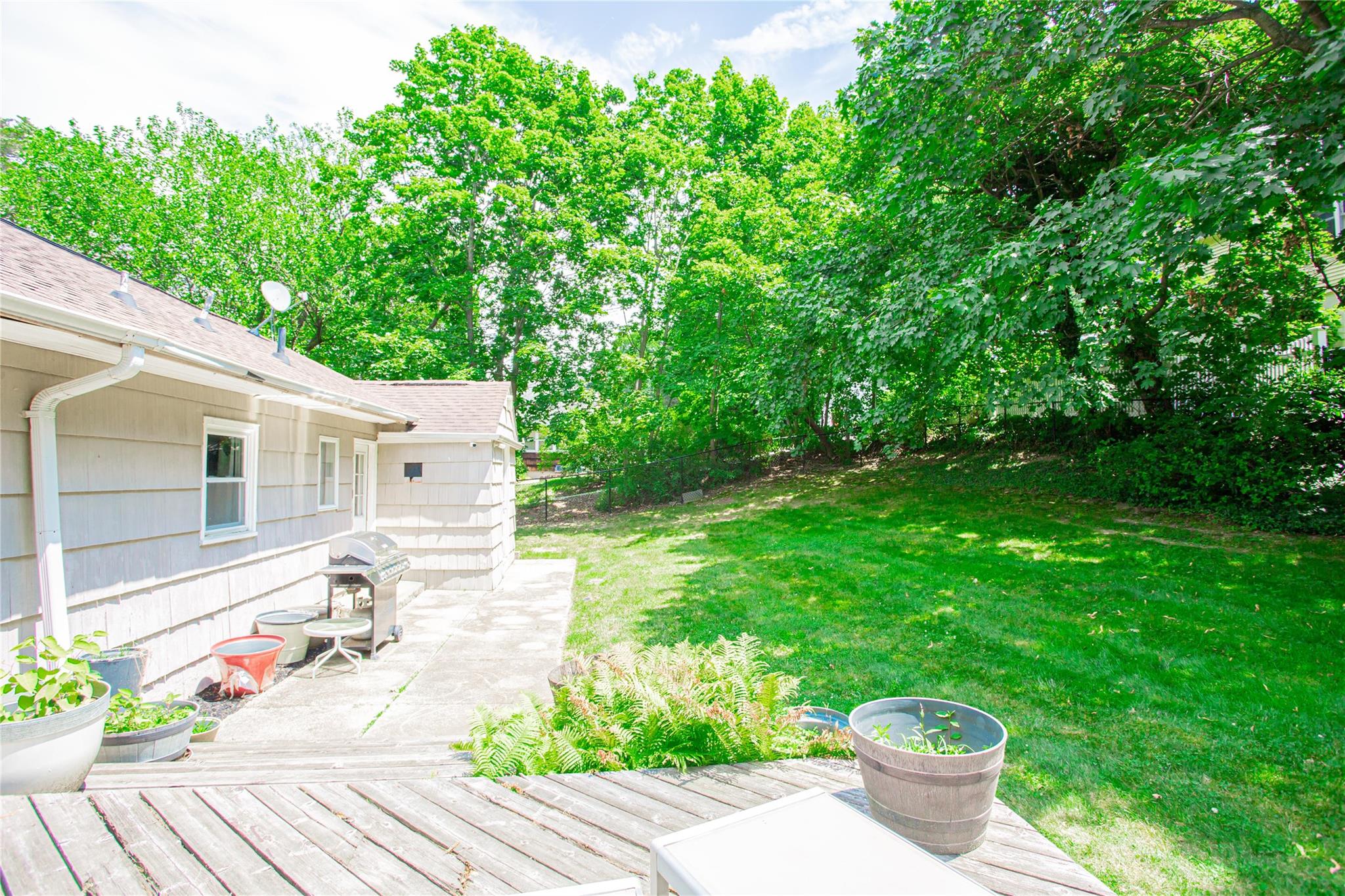 Huntington, New York, 11743, United States, 2 Bedrooms Bedrooms, ,2 BathroomsBathrooms,Residential,For Sale,1847345