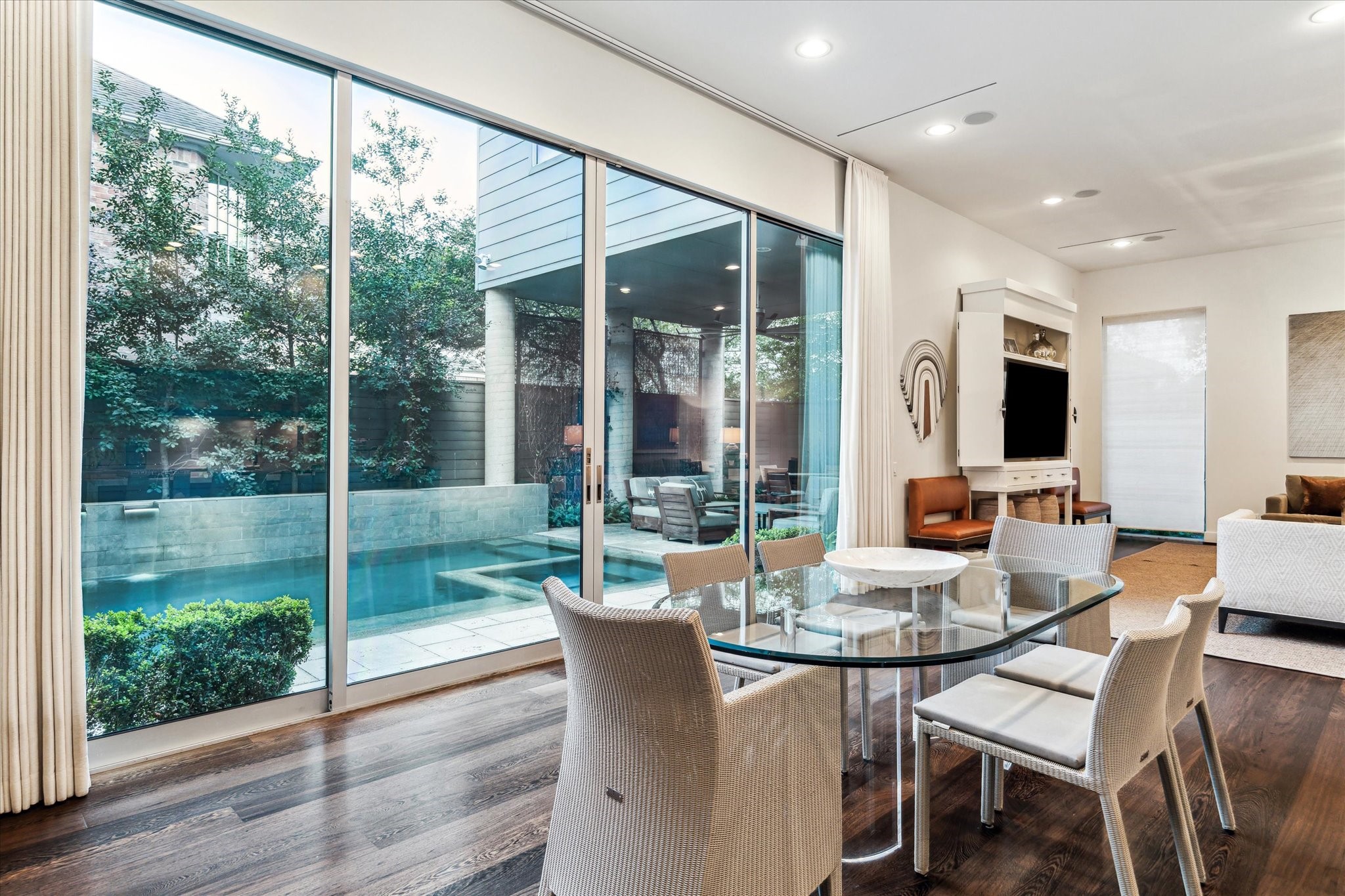  2211 Avalon Place - 物件實景