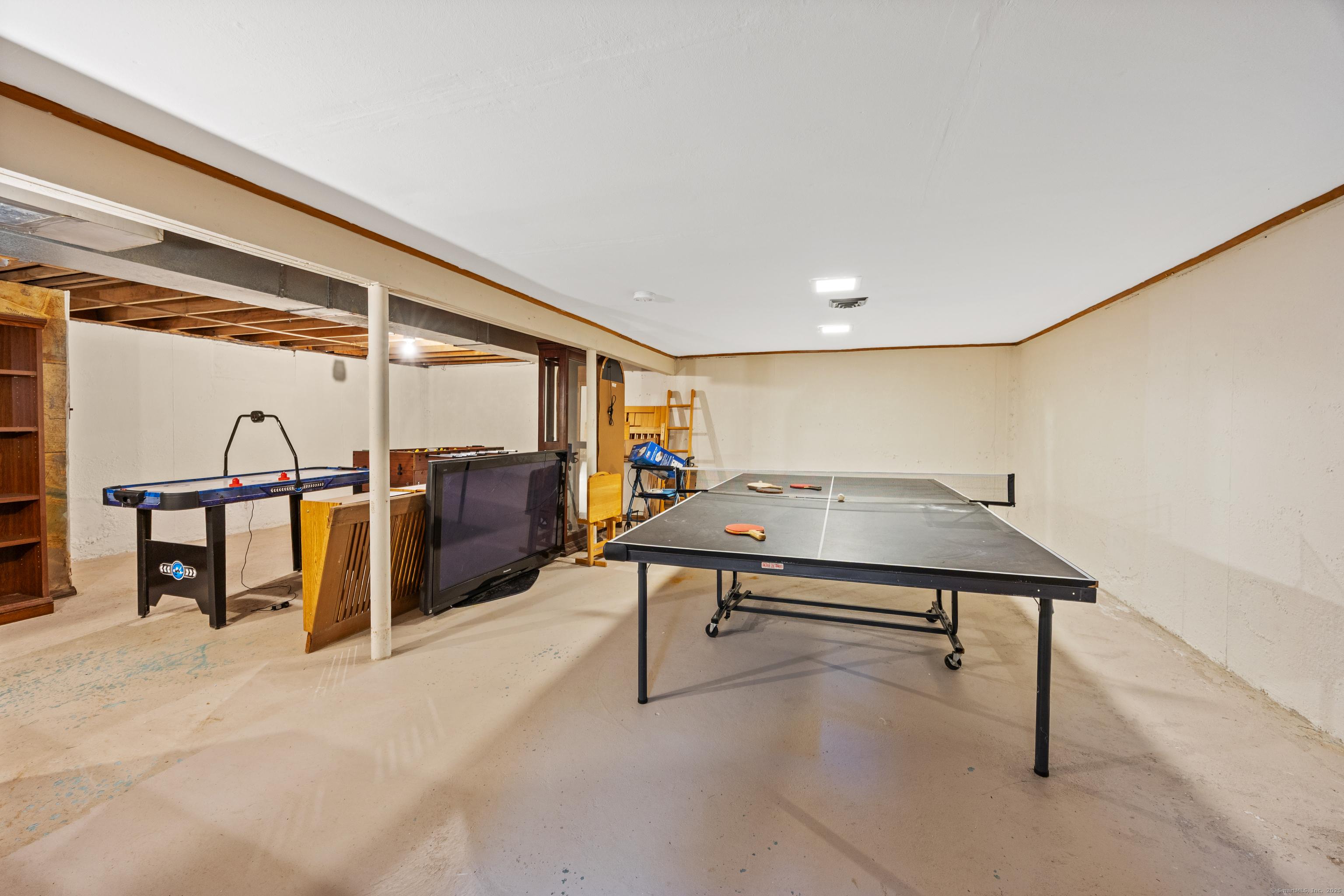 Avon, Connecticut, 06001, United States, 5 Bedrooms Bedrooms, ,3 BathroomsBathrooms,Residential,For Sale,1920498
