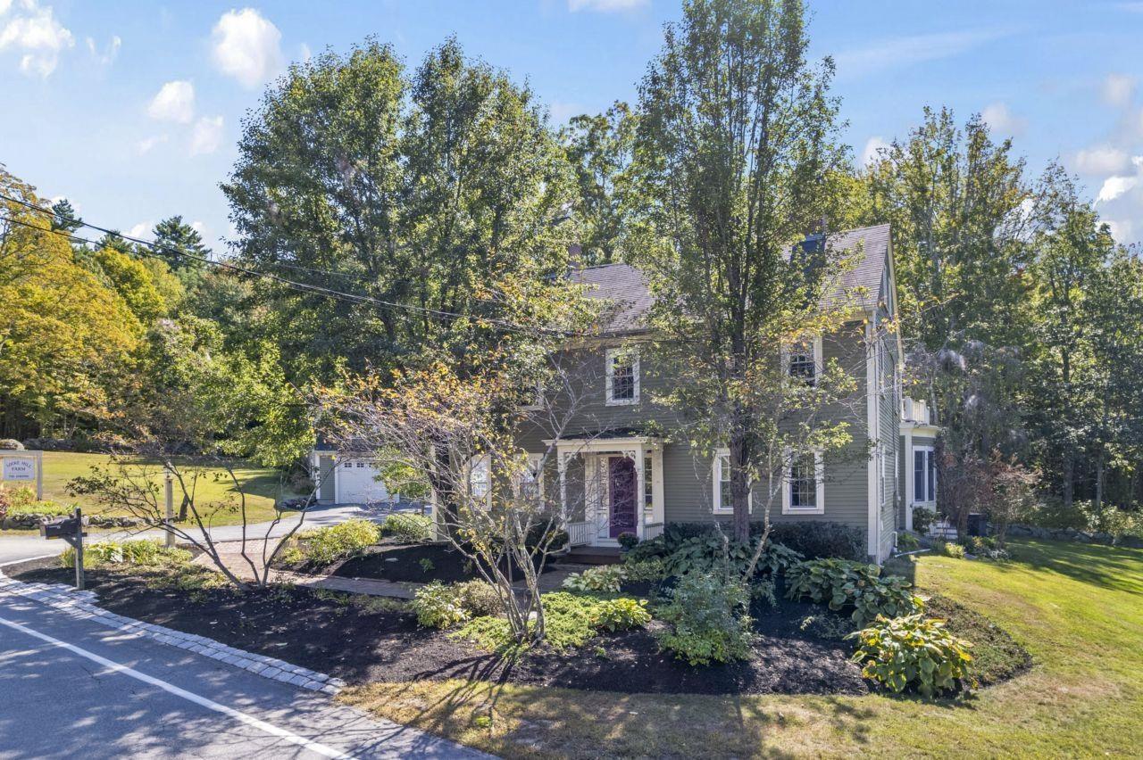 Barrington, New Hampshire, 03825, United States, 4 Bedrooms Bedrooms, ,3 BathroomsBathrooms,Residential,For Sale,1984390