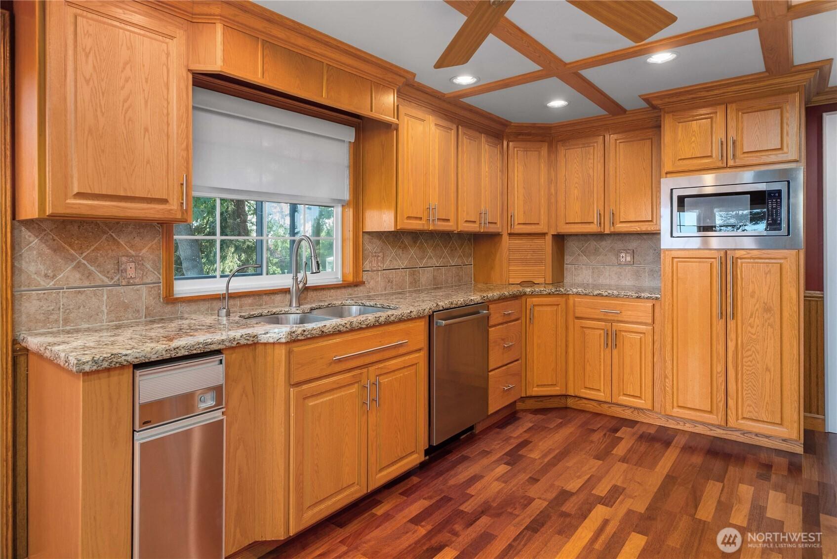 EDGEWOOD, Washington, 98372, United States, 3 Bedrooms Bedrooms, ,3 BathroomsBathrooms,Residential,For Sale,1950997