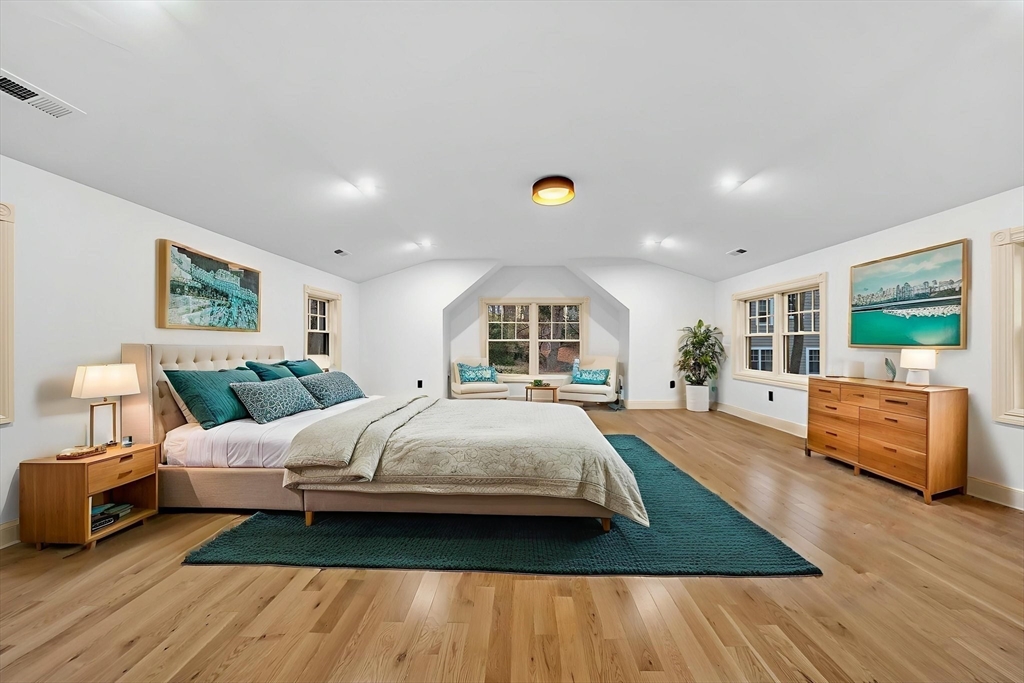 Wellesley, Massachusetts, 02481, United States, 5 Bedrooms Bedrooms, ,5 BathroomsBathrooms,Residential,For Sale,2001745