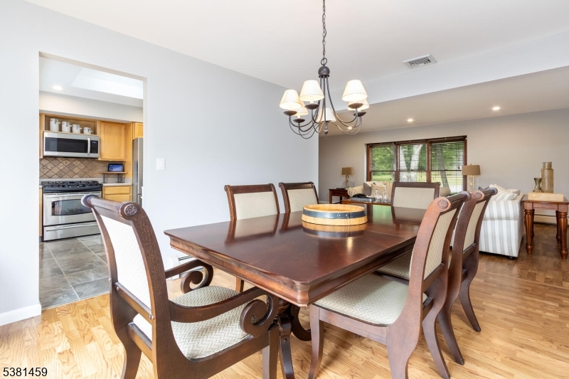 Roxbury Twp., New Jersey, 07876, United States, 4 Bedrooms Bedrooms, ,3 BathroomsBathrooms,Residential,For Sale,1934479