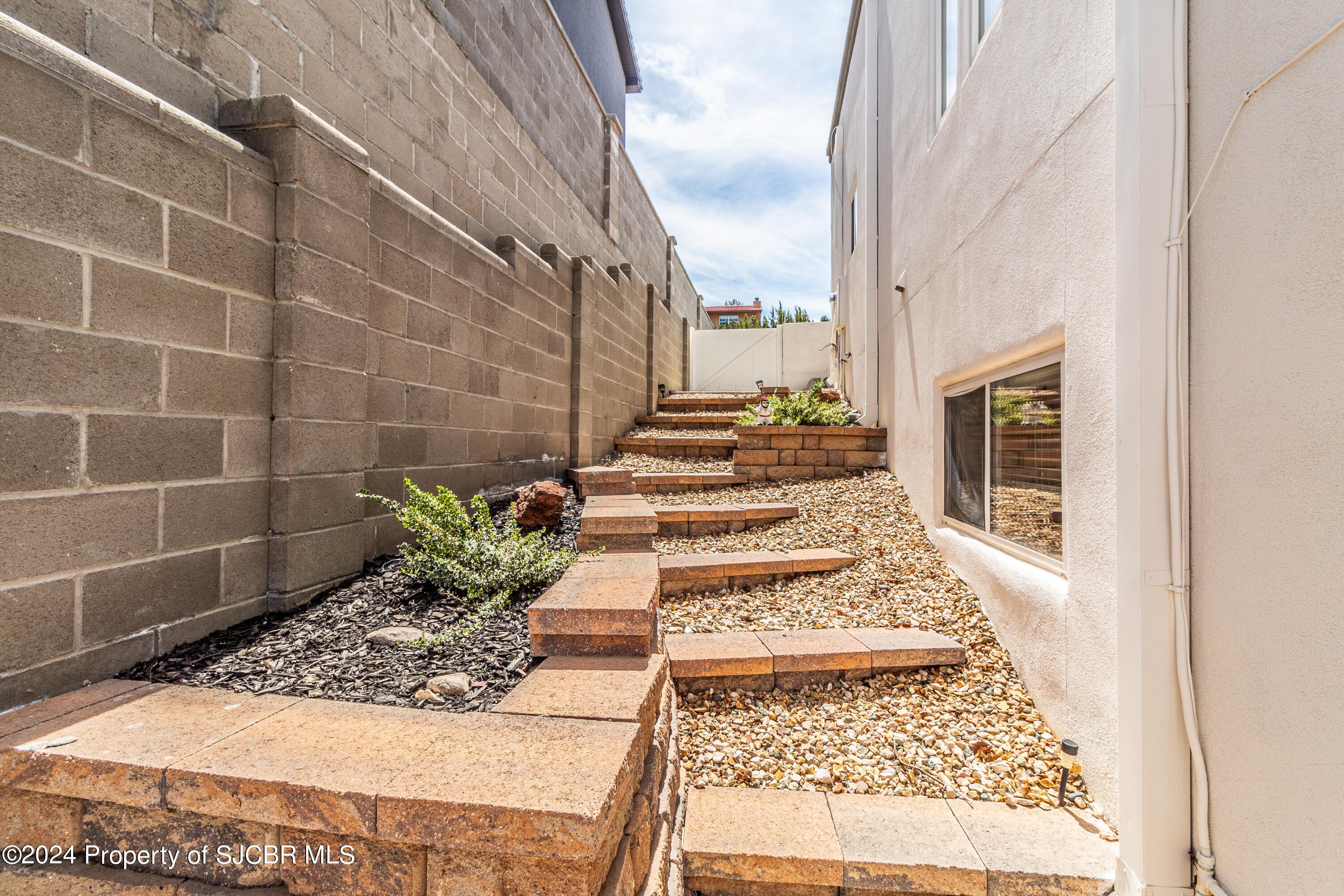 610 CERRILLOS Drive, Farmington, New Mexico, 87401, United States, 4 Bedrooms Bedrooms, ,4 BathroomsBathrooms,Residential,For Sale,610 CERRILLOS Drive,1623720
