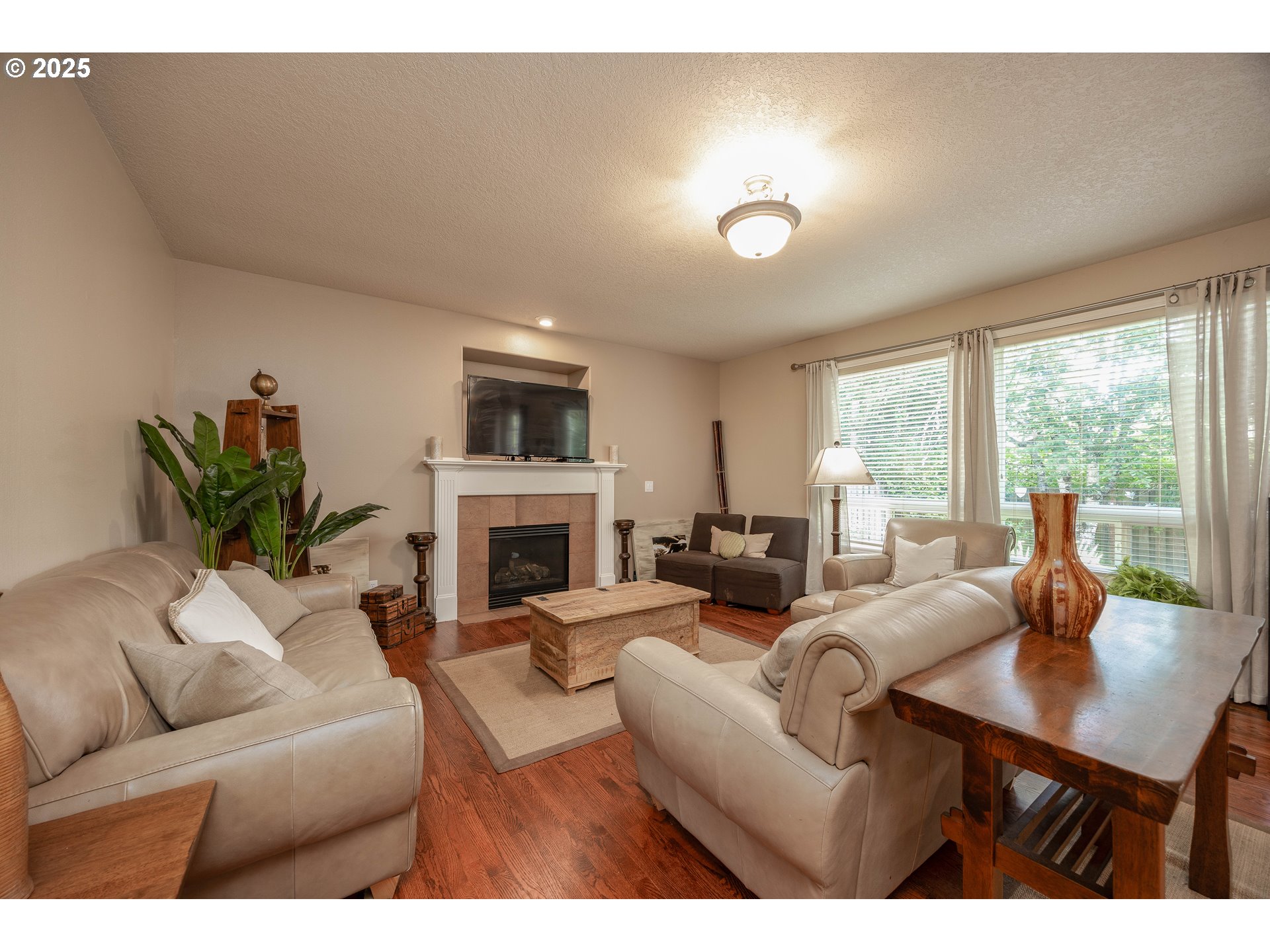 Portland, Oregon, 97229, United States, 4 Bedrooms Bedrooms, ,2 BathroomsBathrooms,Residential,For Sale,1877425