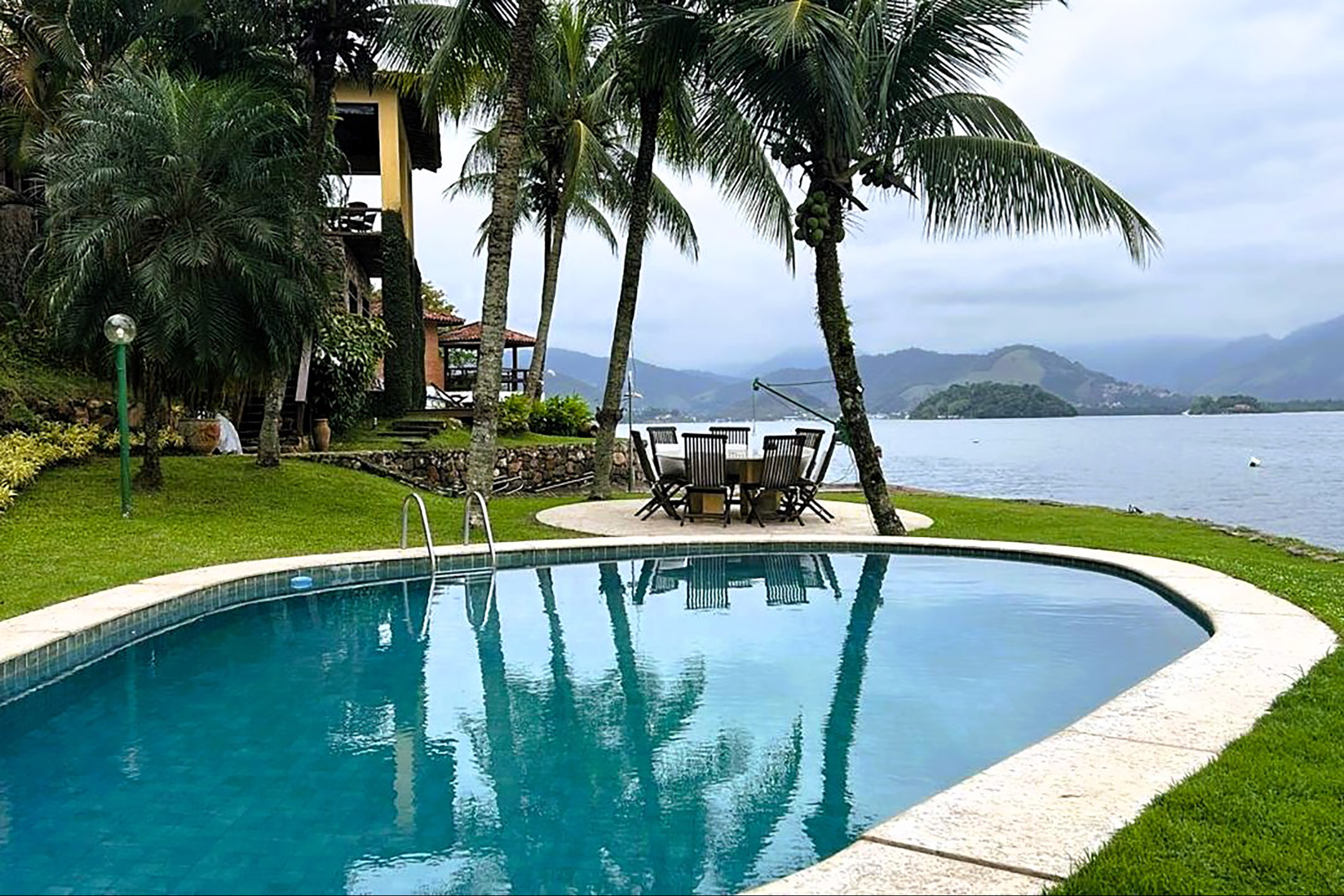  Residence with ocean and mountain views and direct water access - 物件實景