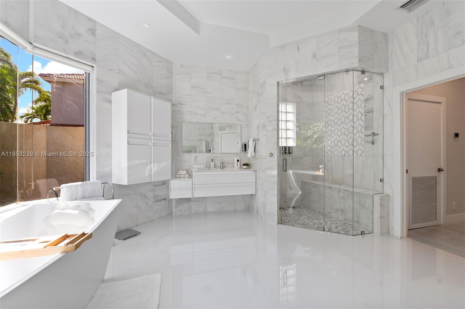 Weston, Florida, 33327, United States, 5 Bedrooms Bedrooms, ,6 BathroomsBathrooms,Residential,For Sale,1919791