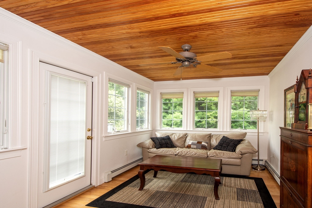Hanover, Massachusetts, 02339, United States, 2 Bedrooms Bedrooms, ,3 BathroomsBathrooms,Residential,For Sale,1940214